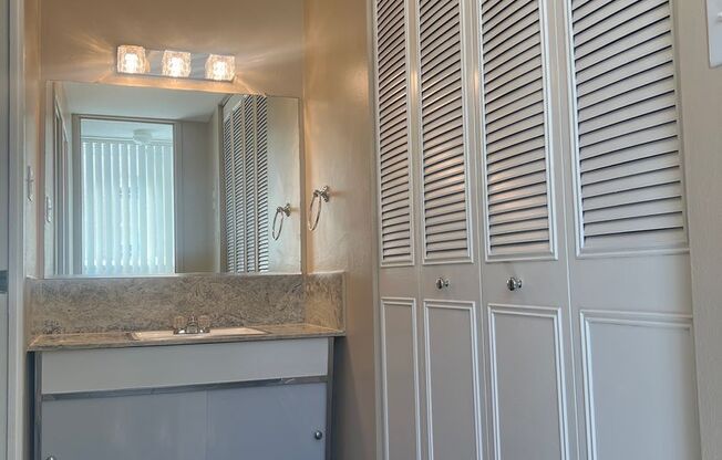 Studio, 1 bath, 424 sqft, $1,050, Unit 103