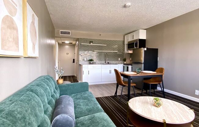 1 bed, 2 baths, 634 sqft, $1,095, Unit 109