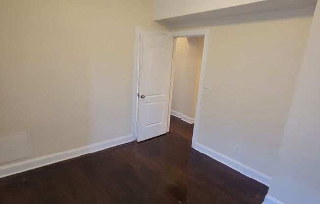 2 beds, 1 bath, $1,400