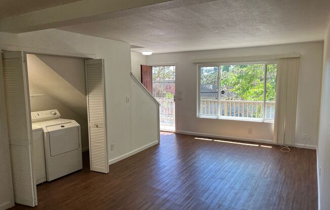 2-Bedroom Vallejo Townhome Minutes from Blue Rock Springs Park