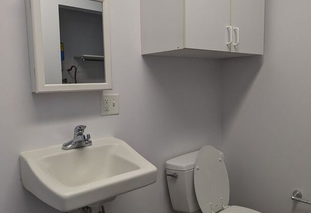 Studio, 1 bath, 669 sqft, $1,245, Unit 420