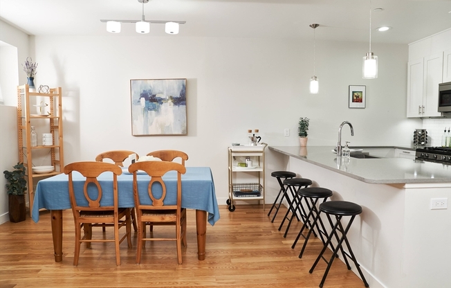 21 23 BAY