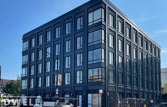 1135 W WINONA ST