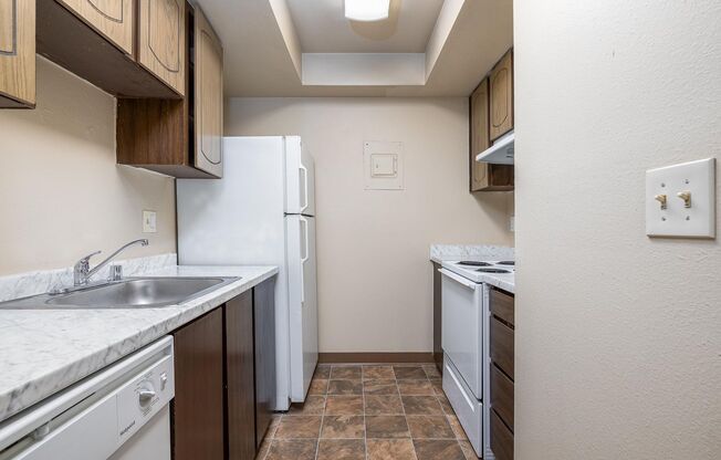 1 bed, 1 bath, 700 sqft, $950, Unit C14