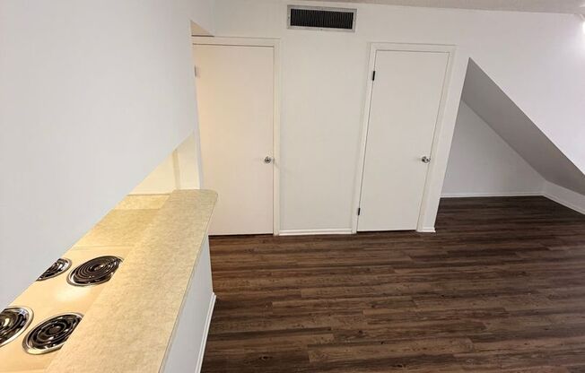 2 beds, 1.5 baths, 1,050 sqft, $1,225, Unit #47