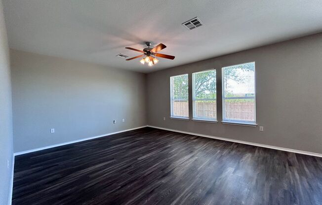 8916 Ipswich Bay Dr 78747 | 4 Bed 2.5 Bath $2295