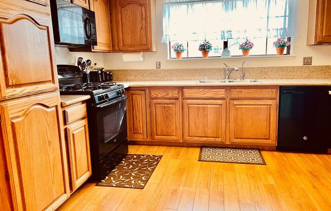 2 beds, 2 baths, $1,995