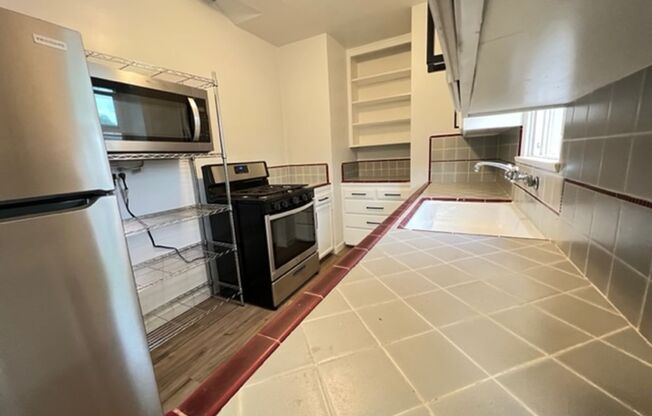 1 bed, 1 bath, $2,940