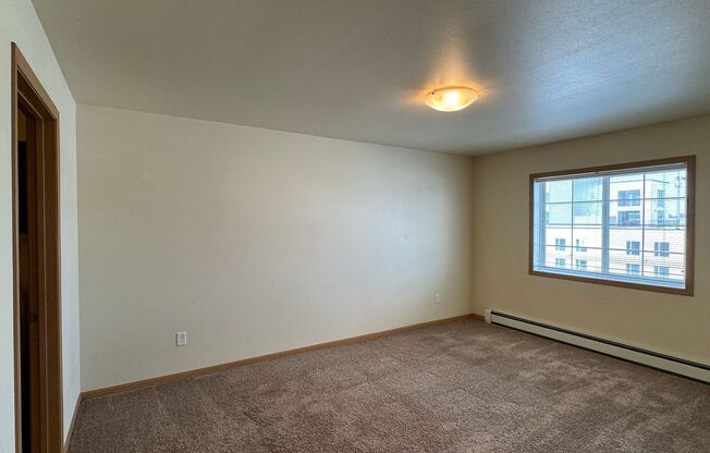 1 bed, 1 bath, 718 sqft, $985, Unit 605-307