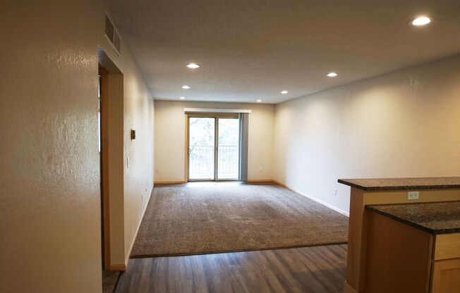 1 bed, 1 bath, 780 sqft, $1,374, Unit 222