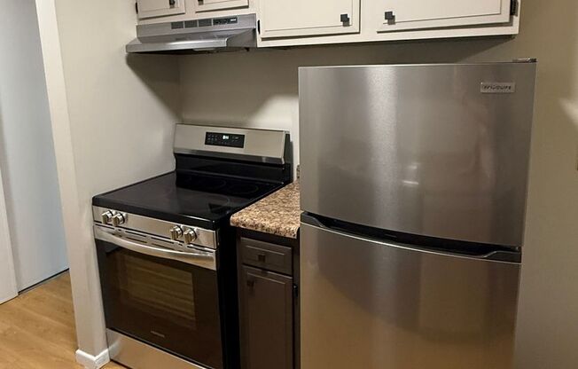 1 bed, 1 bath, 610 sqft, $1,285, Unit 241-105