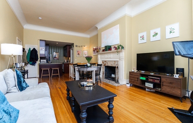 465 COMMONWEALTH AVE