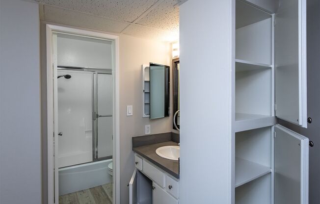 2 beds, 1.5 baths, 990 sqft, $2,395, Unit 241