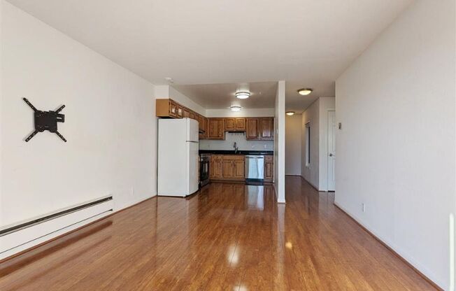 1 bed, 1 bath, $2,495