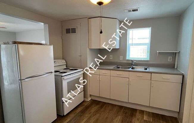 2 beds, 1 bath, 571 sqft, $1,595