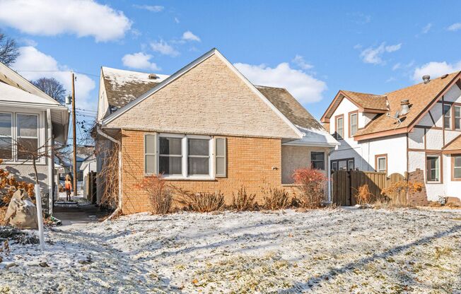 Available 1/1/2025: Charming 4-Bedroom, 3-Bath Home in NE Minneapolis!