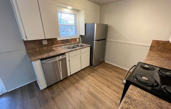 3 beds, 1 bath, $1,595