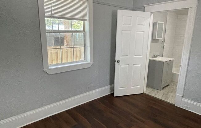 3 beds, 1 bath, $1,044