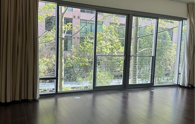 1 bed, 1 bath, 710 sqft, $2,500, Unit 613