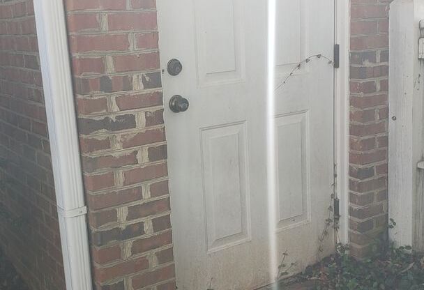 3 Bedroom 2 Bathroom house in Ogletree Area!