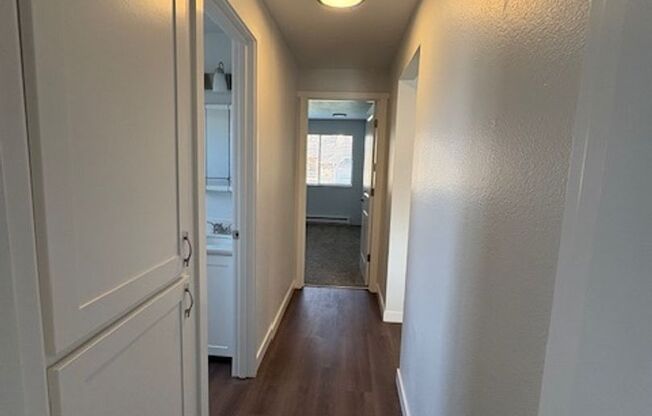 2 beds, 1.5 baths, 920 sqft, $2,135, Unit V203 - Renovated