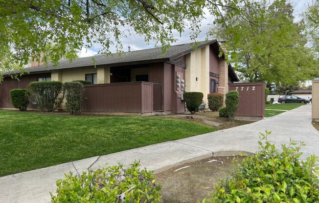 7712 N. Laurelglen Blvd