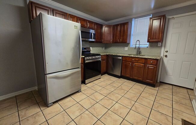 Bright 3 bed 1.5 bath