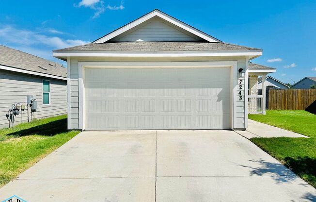 A Stunning 3-Bed 2-Bath Single Story - Near Randolph & Fort Sam