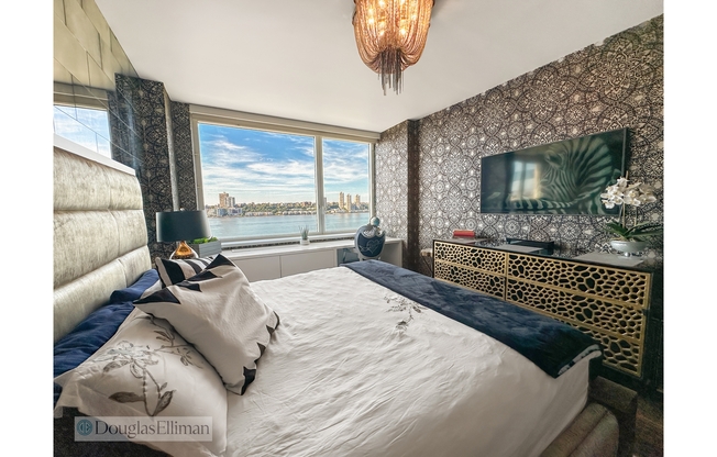 2 beds, 1 bath, 940 sqft, $6,500, Unit 11K