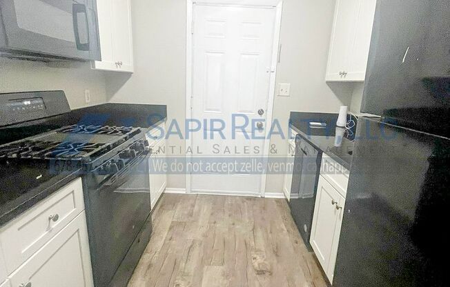 2 beds, 1 bath, 760 sqft, $1,175, Unit 2