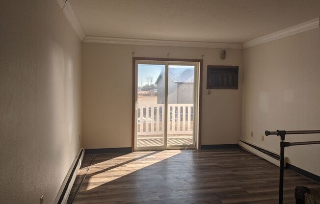 1 bed, 1 bath, 680 sqft, $925, Unit 12