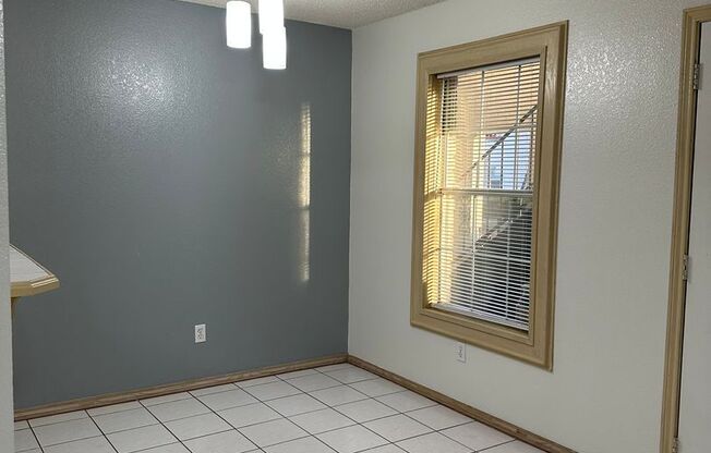 1 bed, 1 bath, 760 sqft, $725, Unit 14