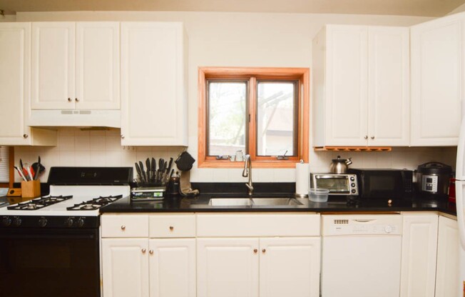 1351 351 N WOLCOTT