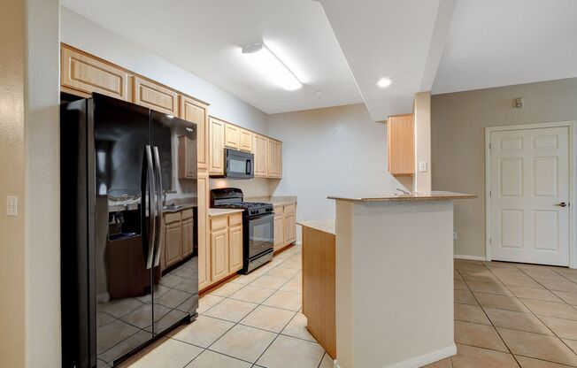 2 beds, 2 baths, $1,600
