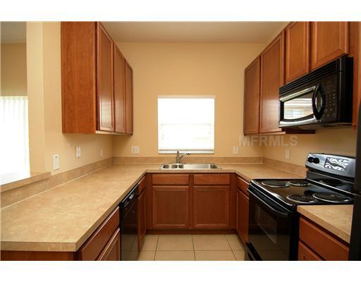 Luxury Gated 3BR 2.5 Bath Sanford Townhome with garage and pool