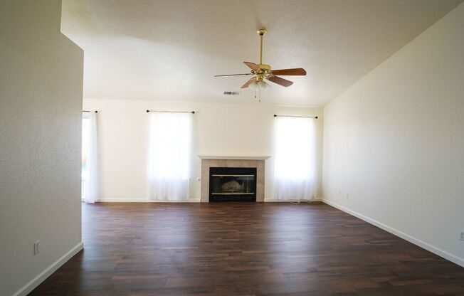 3 beds, 2 baths, $2,300