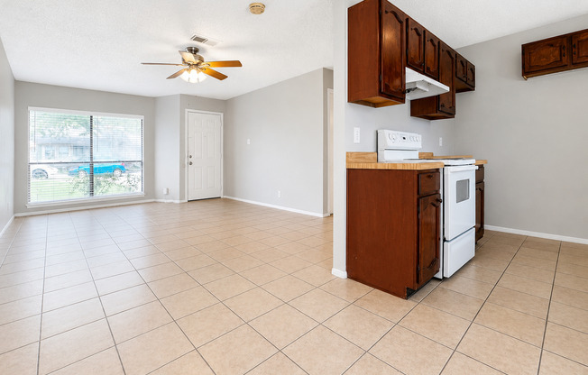 NICE 3 BR 2 BATH IN NEISD***EASY ACCESS TO FT. SAM, RANDOLPH AFB, & FORUM SHOPPING