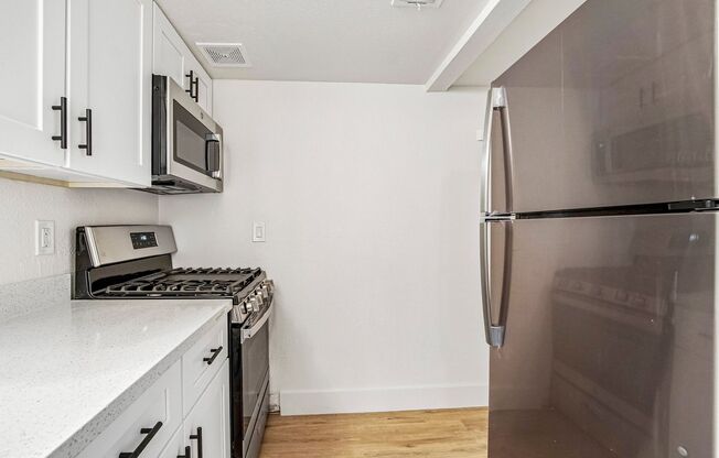 1 bed, 1 bath, 450 sqft, $1,149, Unit 31