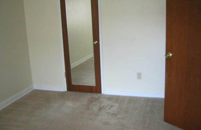 2 beds, 1 bath, 710 sqft, $1,650, Unit 01C