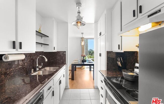 1 bed, 2 baths, 718 sqft, $3,800, Unit 710