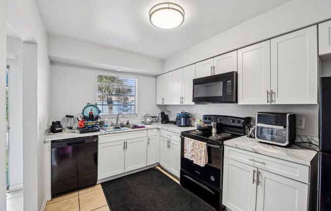 3 beds, 2 baths, 1,300 sqft, $1,800