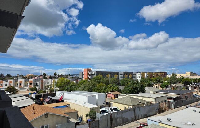 Studio, 1 bath, 327 sqft, $1,790, Unit 308