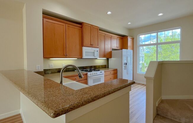 $300-off one month's rent! 2 Bed / 2.5 Bath Issaquah Highlands Townhouse $3,295/mo.