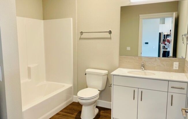 1 bed, 1 bath, 450 sqft, $1,925, Unit 430-301