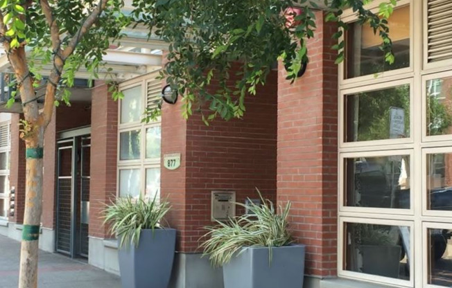 PARKLOFT!! Walk to Petco Park & all that East Village & Gaslamp have to offer!