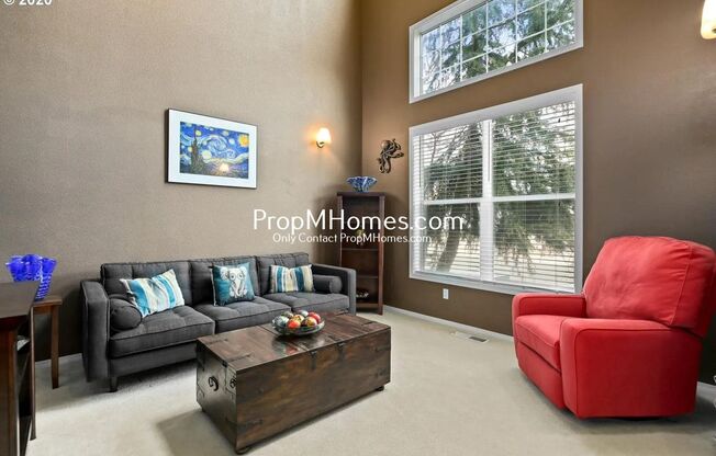 Spacious Three Bedroom Home in Aloha!