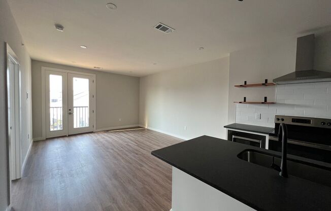 1 bed, 1 bath, 690 sqft, $1,549, Unit 115