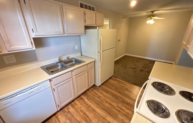 1 bed, 1 bath, $1,295, Unit 124