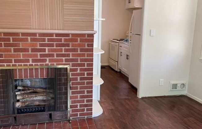 Charming 2-Bedroom Home in Prime Milwaukee Location