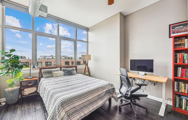 2 beds, 2 baths, $4,000, Unit # 1017